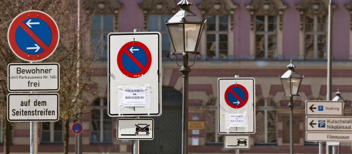 guenstige umzugsunternehmen umzugsfirma umzugsservice halteverbotschilder halteverbotzonen mieten berlin